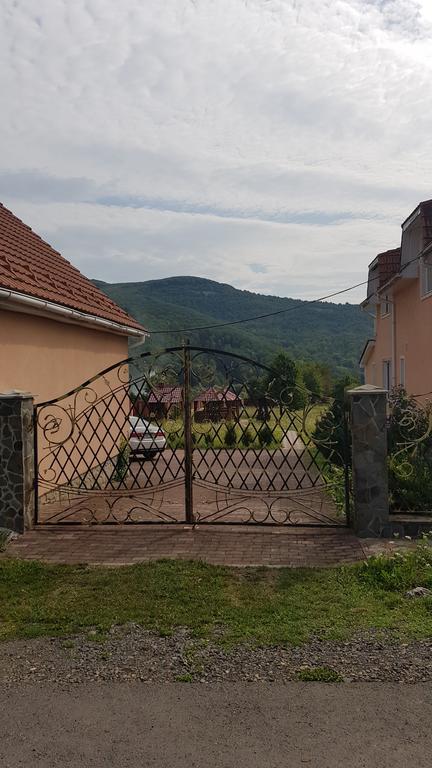Lara Solochin Exterior foto
